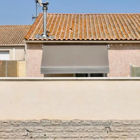 Avec Piscine Homestay Bessan