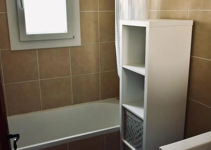 Habitación en casa particular Avec Piscine Bessan